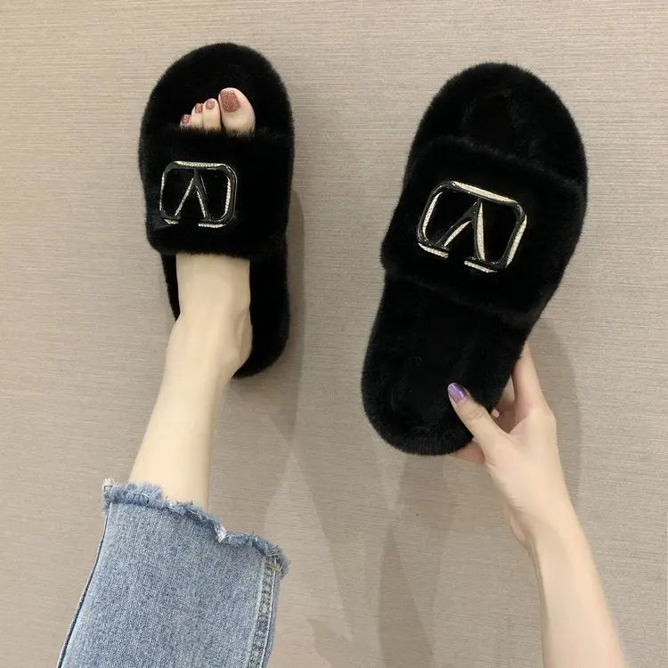 CozzyZoo | Plush Plus-Size Slippers with Chic Metal Accent - Comfortable Wide Slippers ✨ ZooSlippers